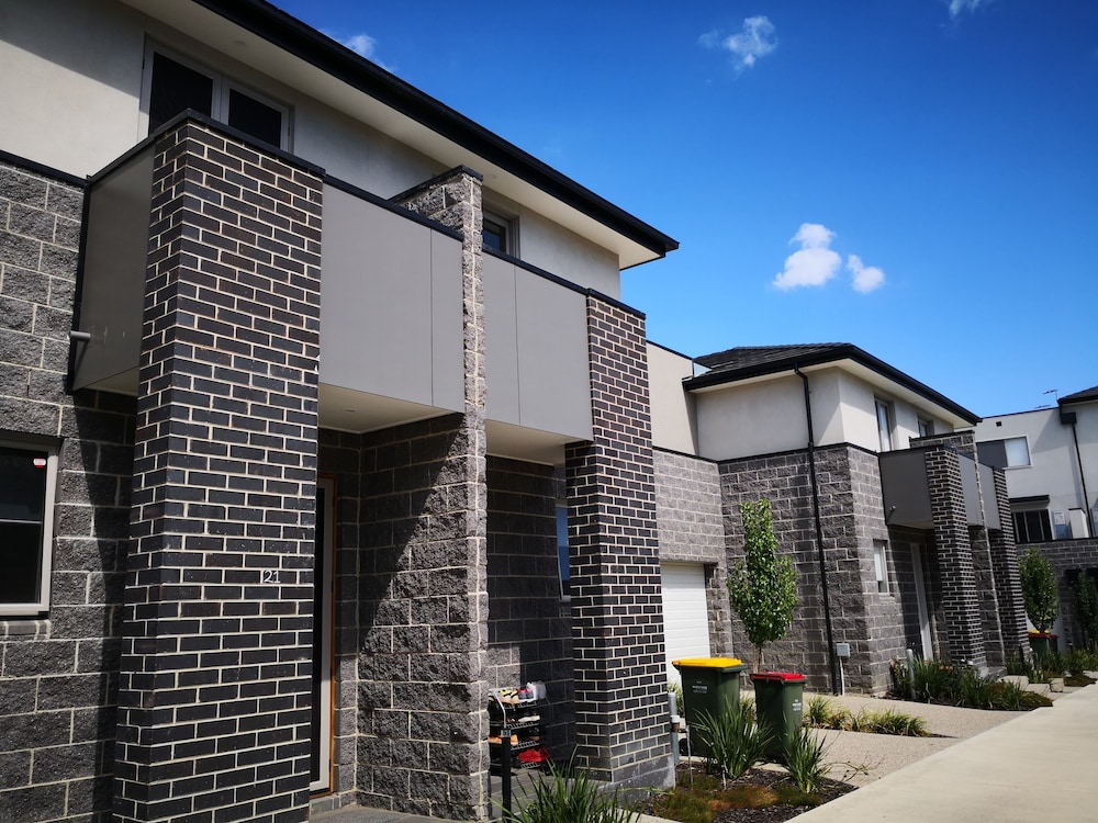 Bundoora Townhouse