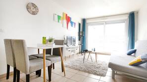 1 dormitorio, tabla de planchar con plancha, wifi y ropa de cama