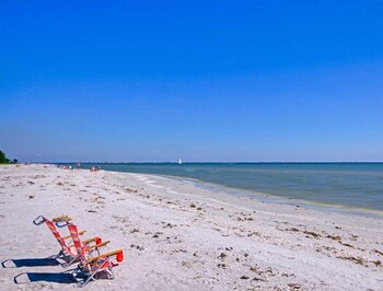 Duggers 5 Fort Myers 2020 Room Prices Reviews Travelocity