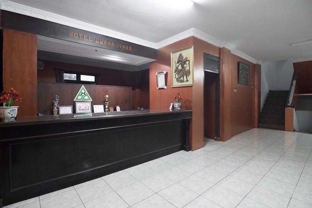 Reddoorz Near Taman Wisata Matahari In Cisarua Hotel Rates