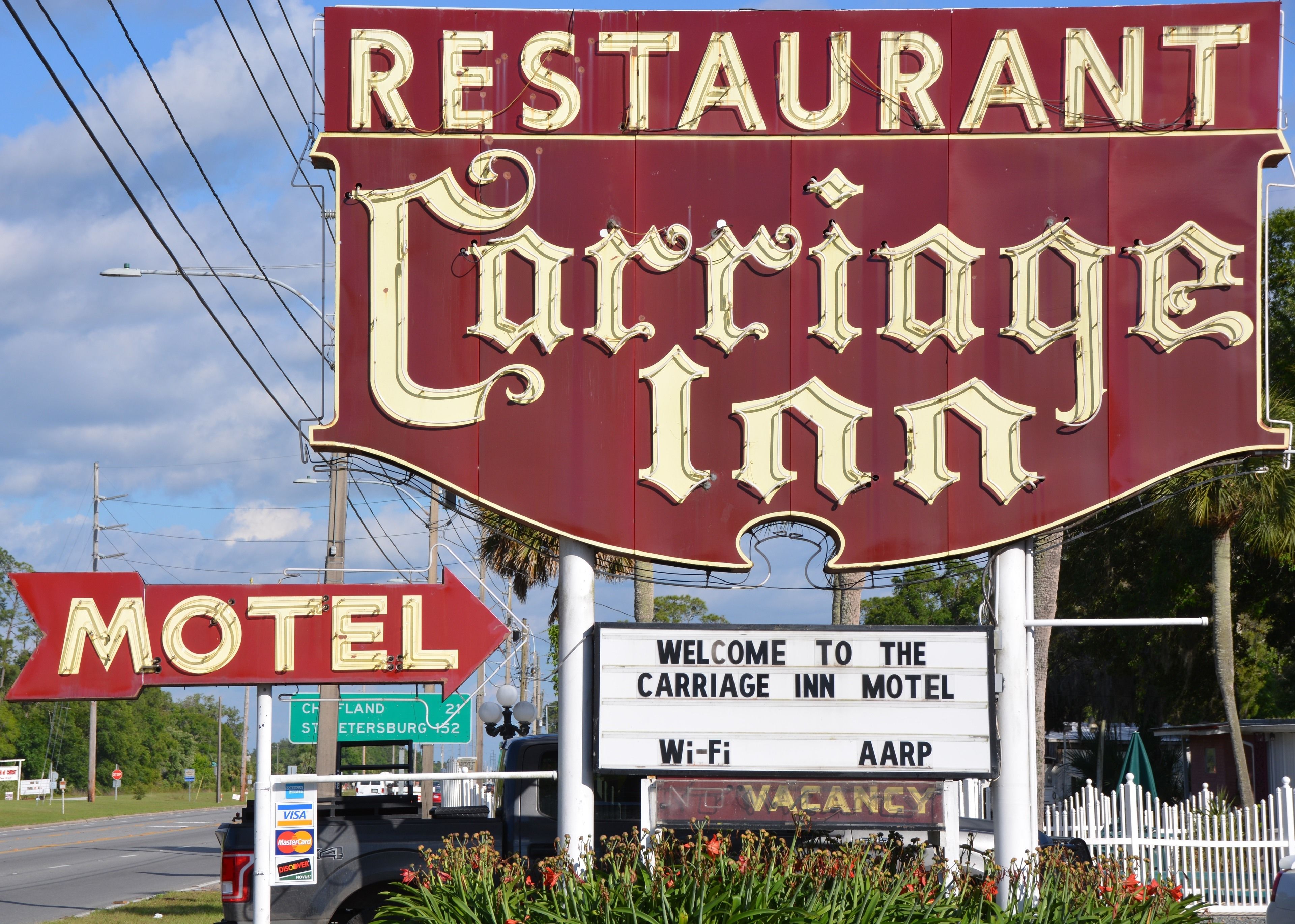 Carriage Inn Motel in Chiefland, United States