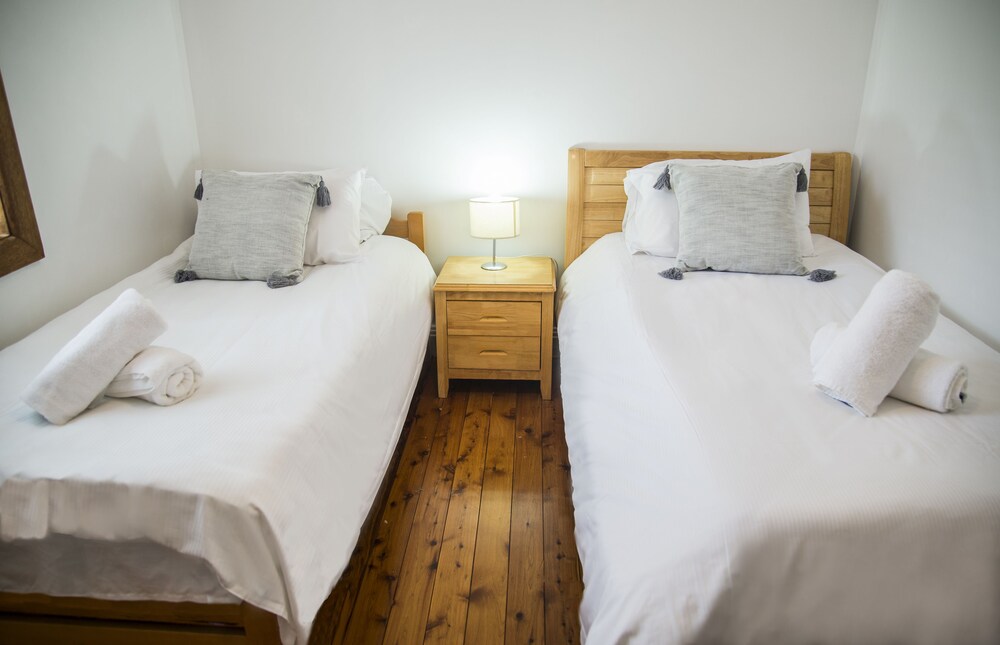 Bright & Spacious Home with Hotel Grade Cleanliness
