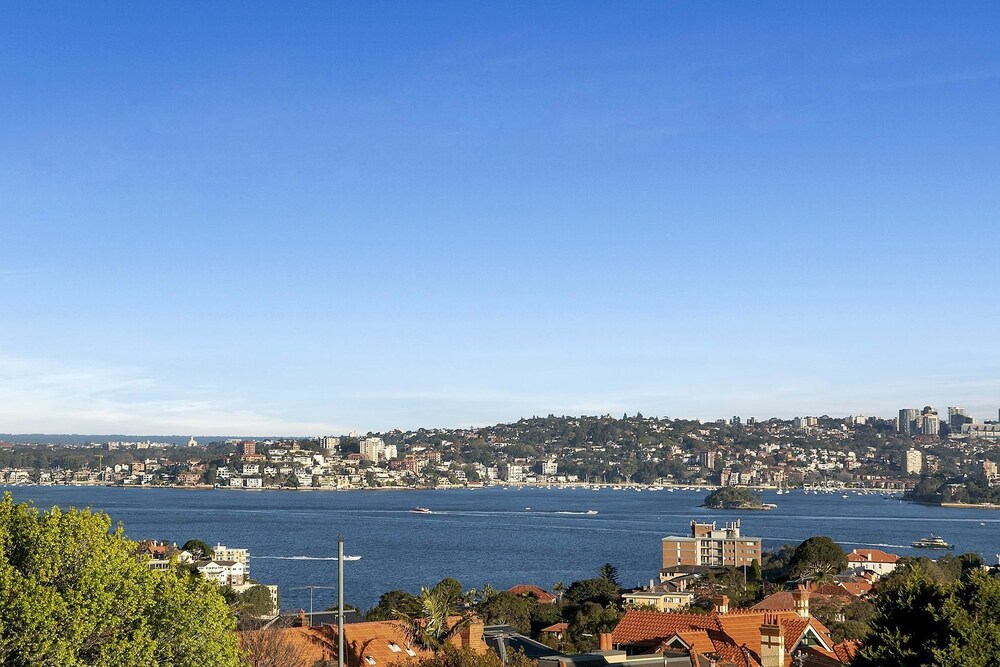 Modern Two Bedroom Apartment with Views - HARIS