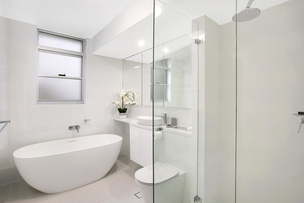 Modern Two Bedroom Apartment with Views - HARIS