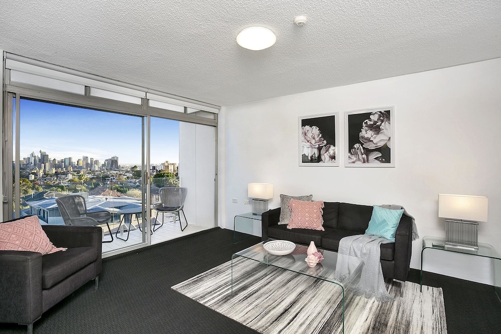 Modern Two Bedroom Apartment with Views - HARIS