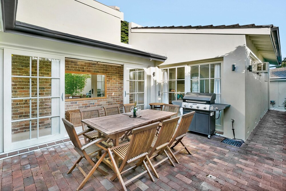 A Large Three Bedroom 2 Storey Luxury Holiday Home - CN099