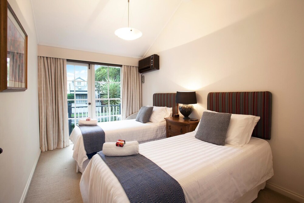 A Large Three Bedroom 2 Storey Luxury Holiday Home - CN099
