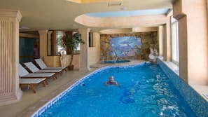 Piscine couverte, piscine extérieure (ouverte en saison)
