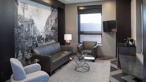 1 bedroom, premium bedding, pillowtop beds, blackout drapes