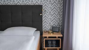 1 Schlafzimmer, Allergikerbettwaren, Zimmersafe, Verdunkelungsvorhänge