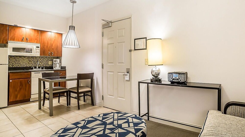 Fun & Funky Resort close to the Stirp