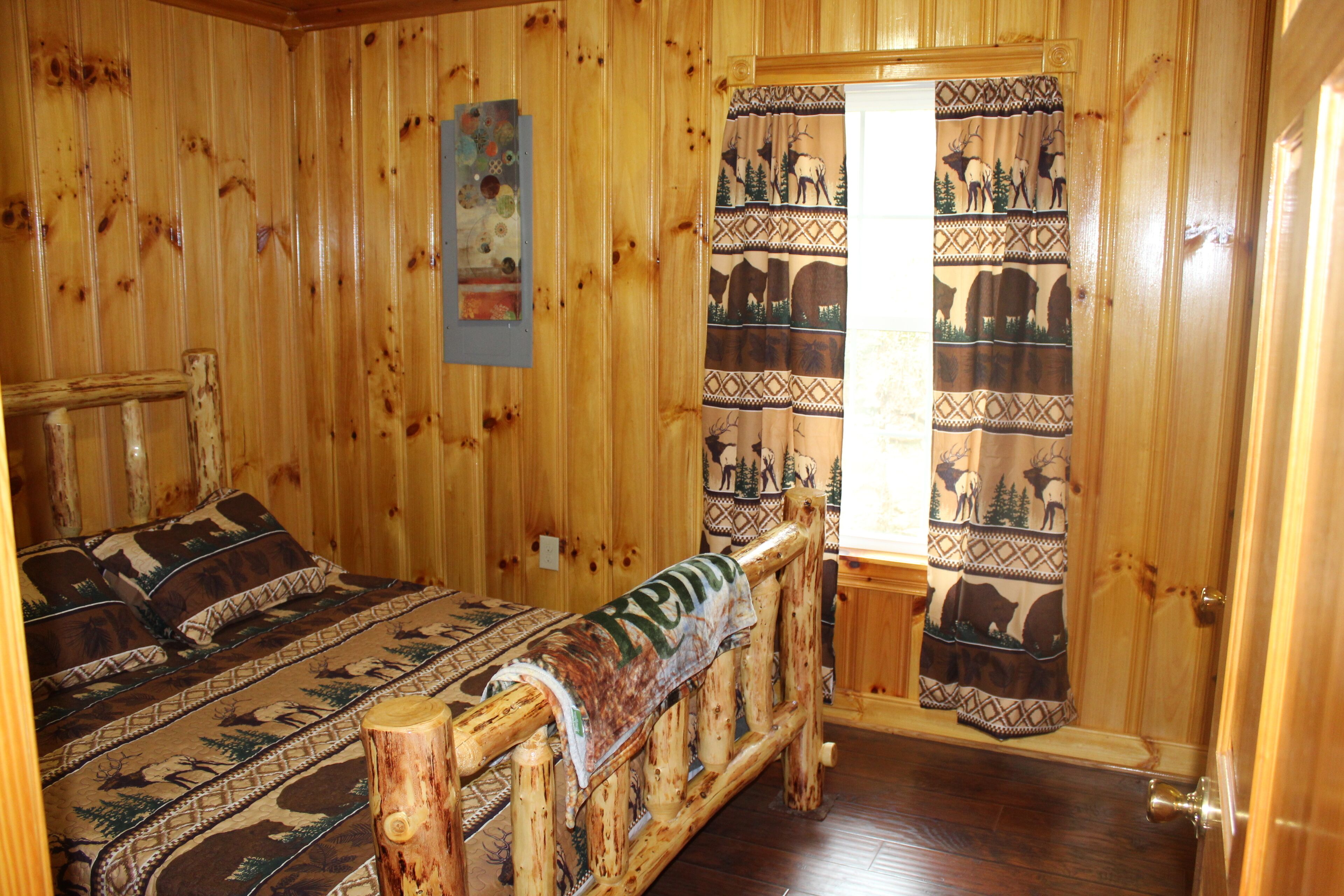 Scenic Cabin Near Hungry Mother, Mount Rogers, and Grayson Highlands Parks in Marion, United States