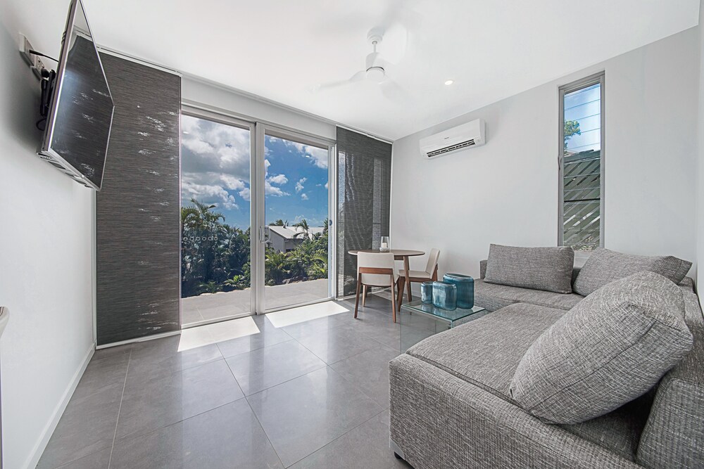 Kara Point  Airlie Beach