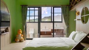 Desk, blackout drapes, free WiFi, linens