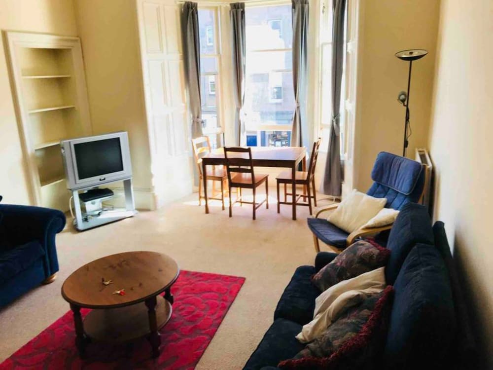 Central Marchmont 3 Bedroom Flat In Edinburgh Hotel Rates