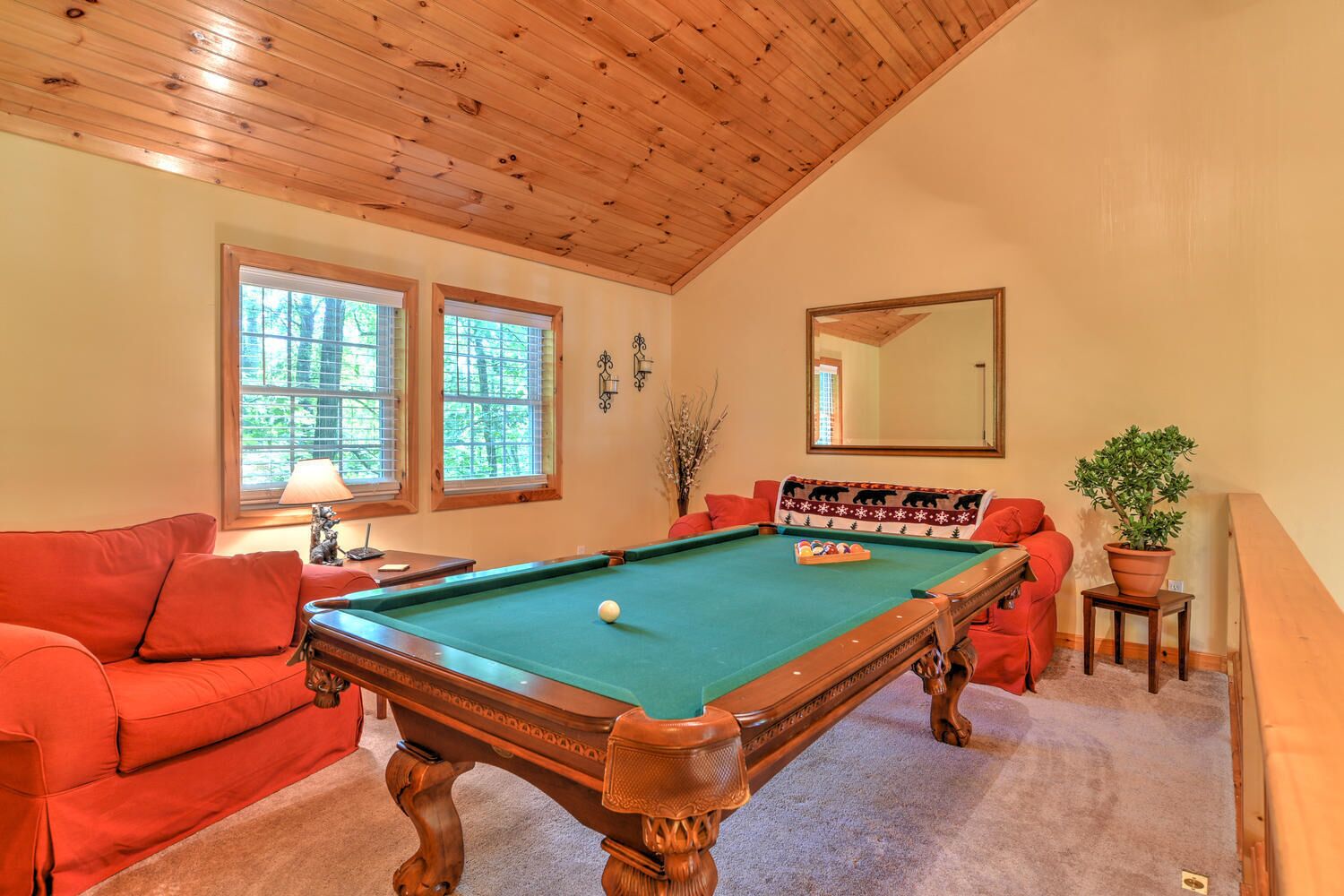 Harrah's Casino/Cherokee/kids Ski free/Lakes/rafting/hiking/waterfalls/Elk in Cherokee, United States