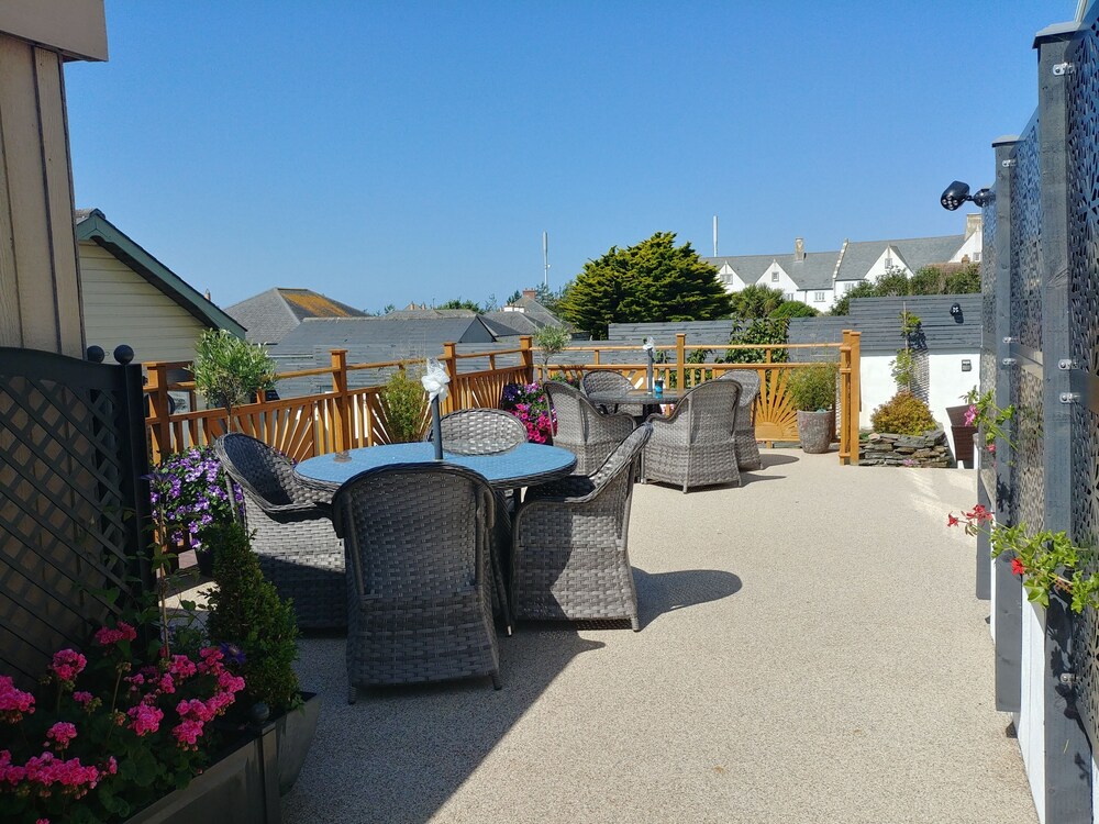 Terrace/patio, Meadow View Apartments