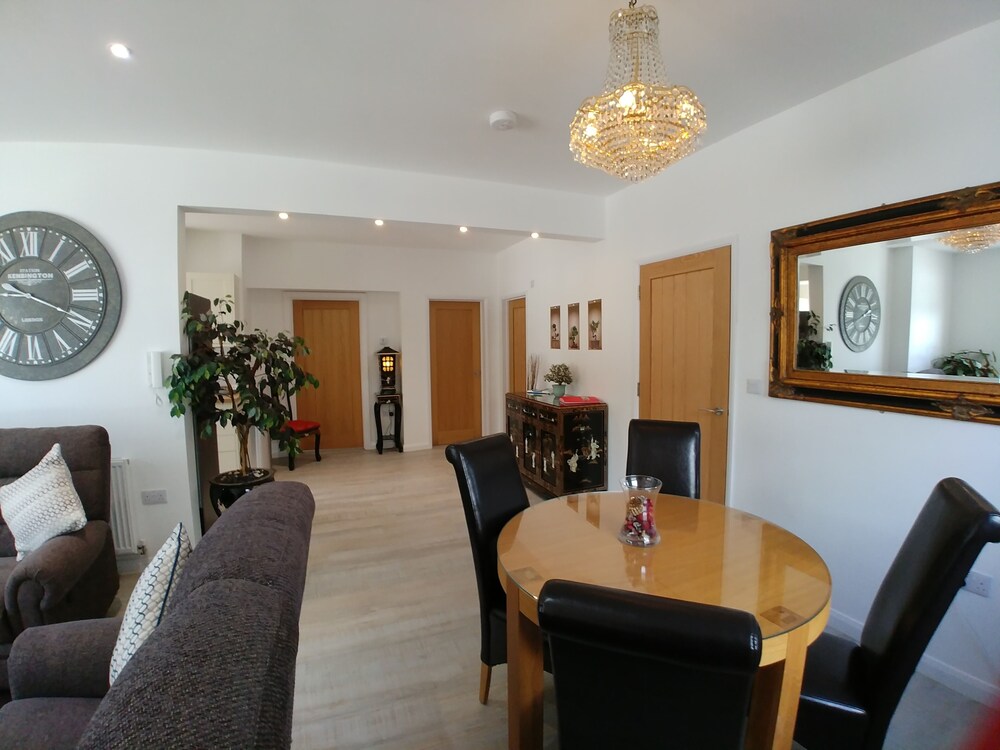 Living area, Meadow View Apartments