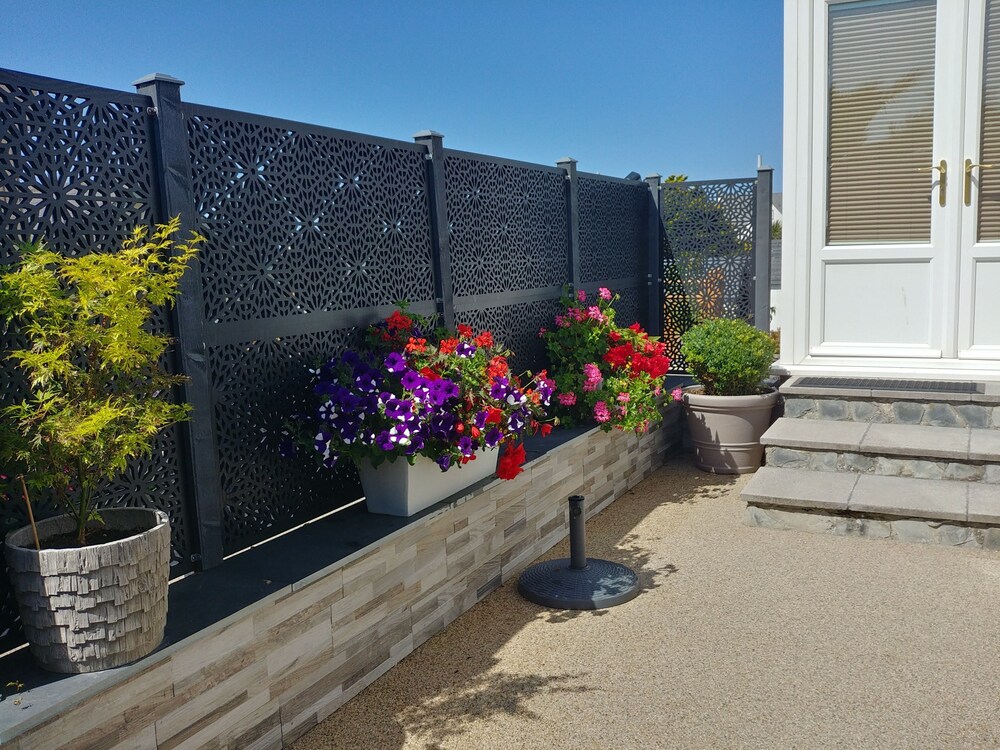 Terrace/patio, Meadow View Apartments