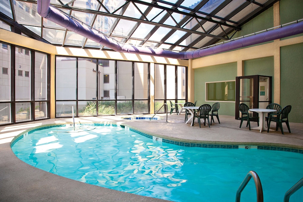 Oceanfront 1 Bedroom Suite w/ Amazing View + Official On-Site Rental Privileges