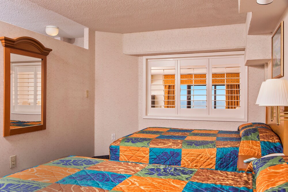 Oceanfront 1 Bedroom Suite at Great Resort + Official On-Site Rental Privileges
