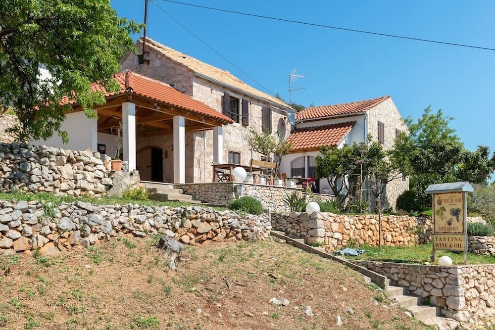 Luxury Apartment Ladovina in Jelsa, Croatia