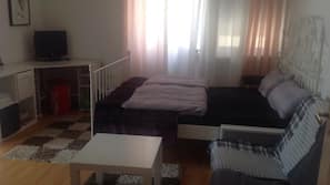 Individuell dekoriert, individuell eingerichtet, schallisolierte Zimmer