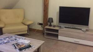 Individuell dekoriert, individuell eingerichtet, schallisolierte Zimmer