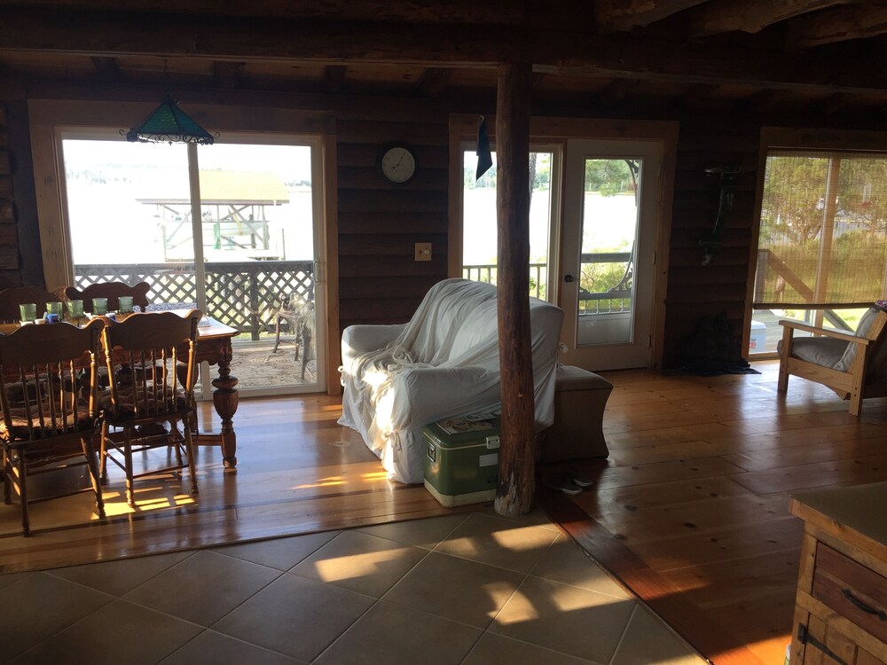 Chesapeake Bay Secluded Waterfront Log Cabin, Onemo, VA Vacation Rental