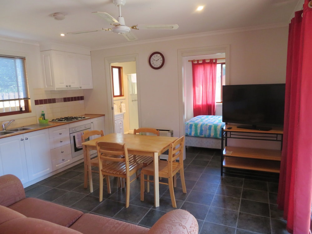 Latrobe Mersey River Caravan & Cabin Pk