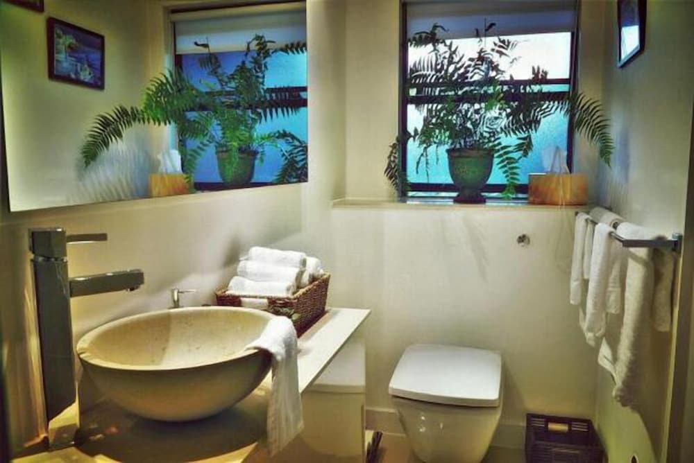 Noosa Hinterland Retreat For Total Isolation