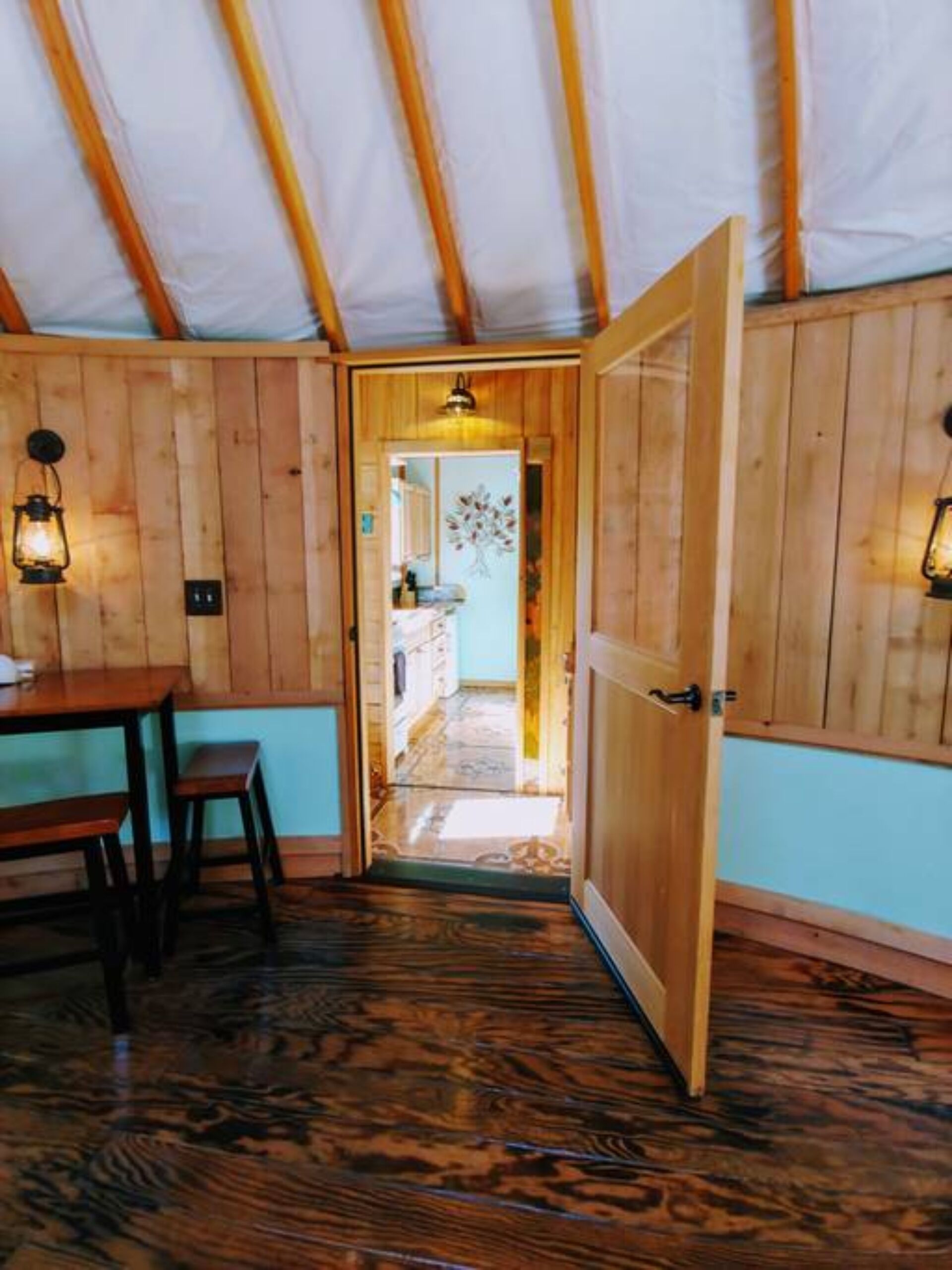 The Hippie Shack 24yurt Tiny House At Pachamama Farm Days Creek Hotelbewertungen 2021 Expedia De