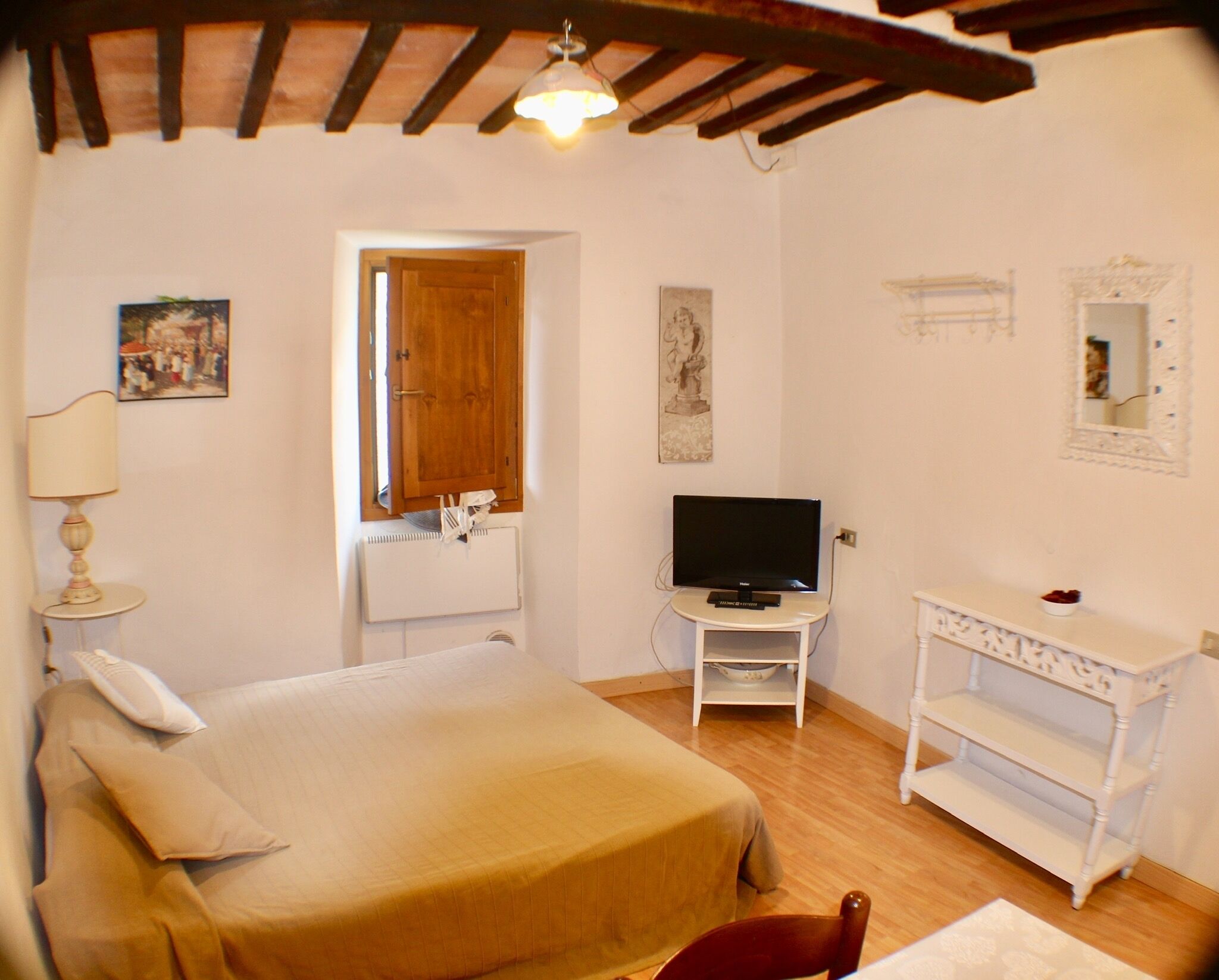 Red House Historical Center Holiday House in Gubbio, Italy