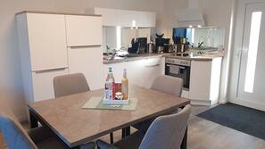 Kühlschrank, Mikrowelle, Ofen, Herd