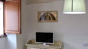 1 bedroom, iron/ironing board, Internet, linens