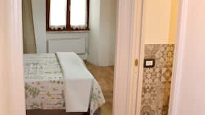1 bedroom, iron/ironing board, Internet, linens