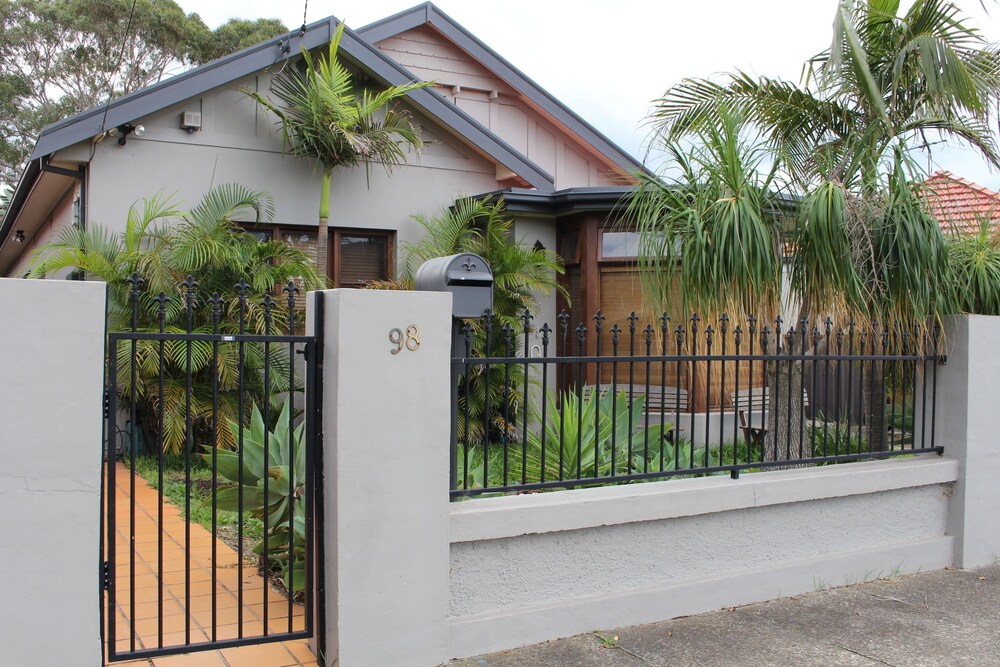 Modern house near beaches and airport