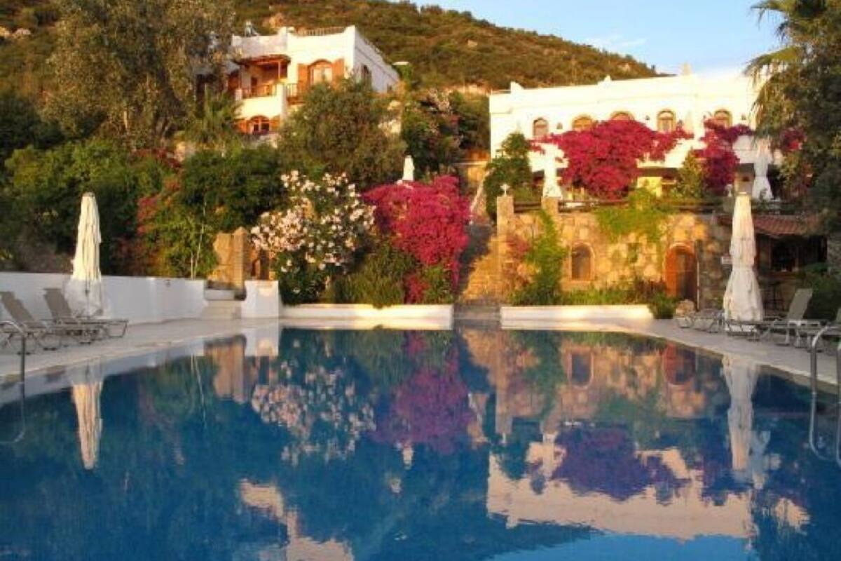 Beautiful Residence With Magnificent Seaview In Central Yalikavak In Bodrum Expedia