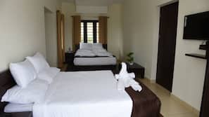 Blackout curtains, soundproofing, iron/ironing board, free WiFi