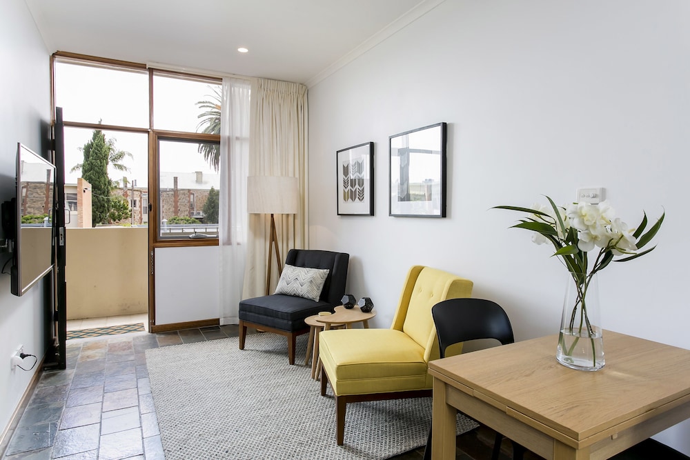 Inner City Convenience in a Stylish Abode