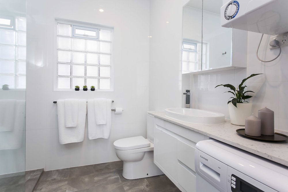 Inner City Convenience in a Stylish Abode