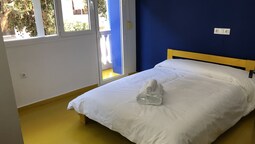 Click & Room Click & Room