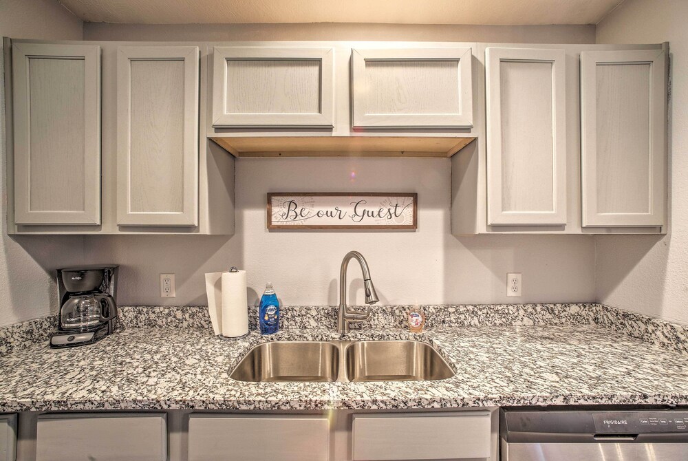 Clean & Cozy Family Condo in the Heart of Branson!