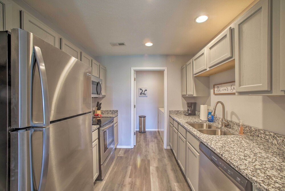 Clean & Cozy Family Condo in the Heart of Branson!