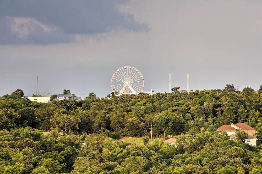 Clean & Cozy Family Condo in the Heart of Branson!