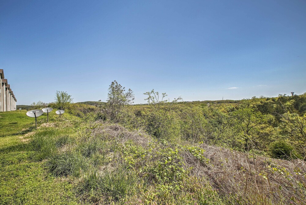 Clean & Cozy Family Condo in the Heart of Branson!