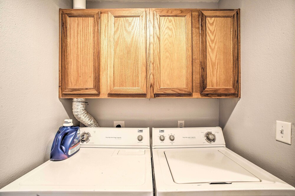 Clean & Cozy Family Condo in the Heart of Branson!