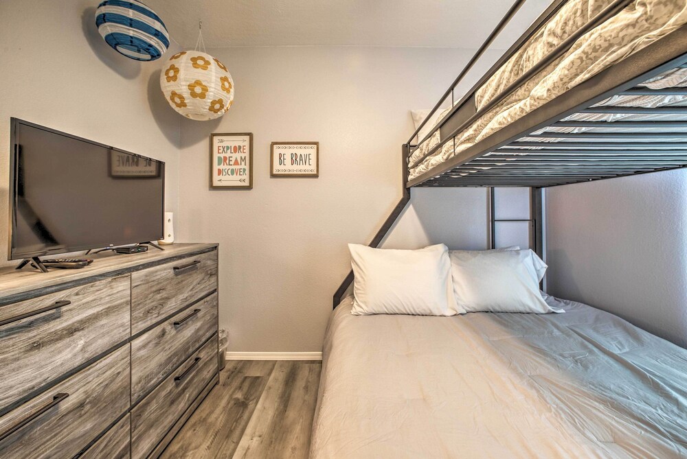 Clean & Cozy Family Condo in the Heart of Branson!