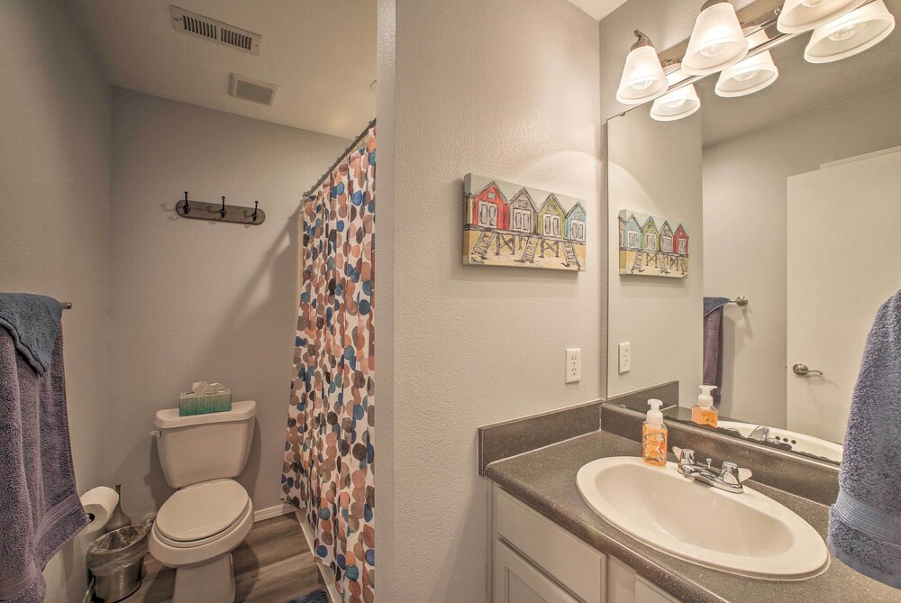 Clean & Cozy Family Condo in the Heart of Branson!