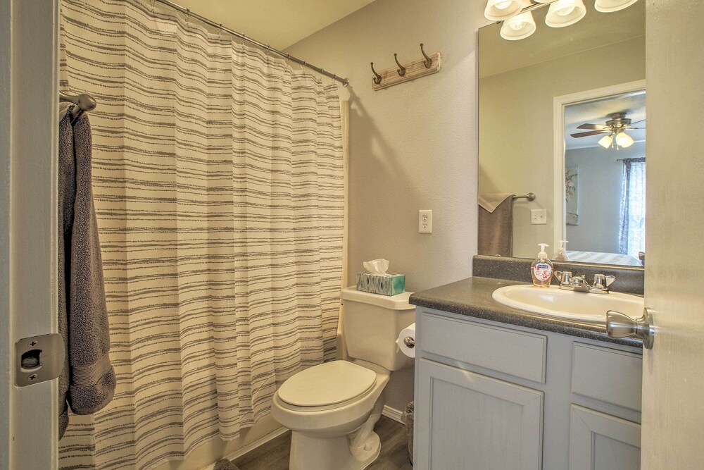 Clean & Cozy Family Condo in the Heart of Branson!